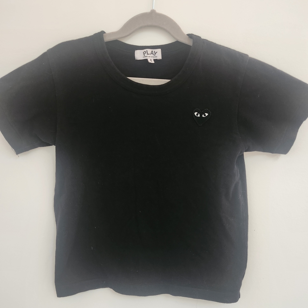 Comme des Garcons Kids Black Tee with Heart Emblem
